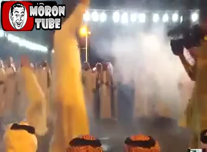 Video :A man who, to put it mildly, is the victim of an uncomfortable inconvenience